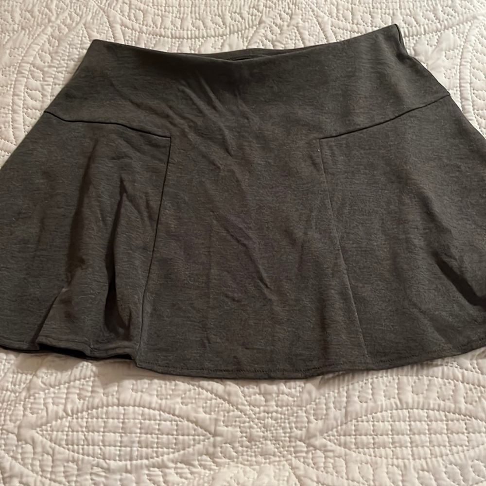 Gap skirt